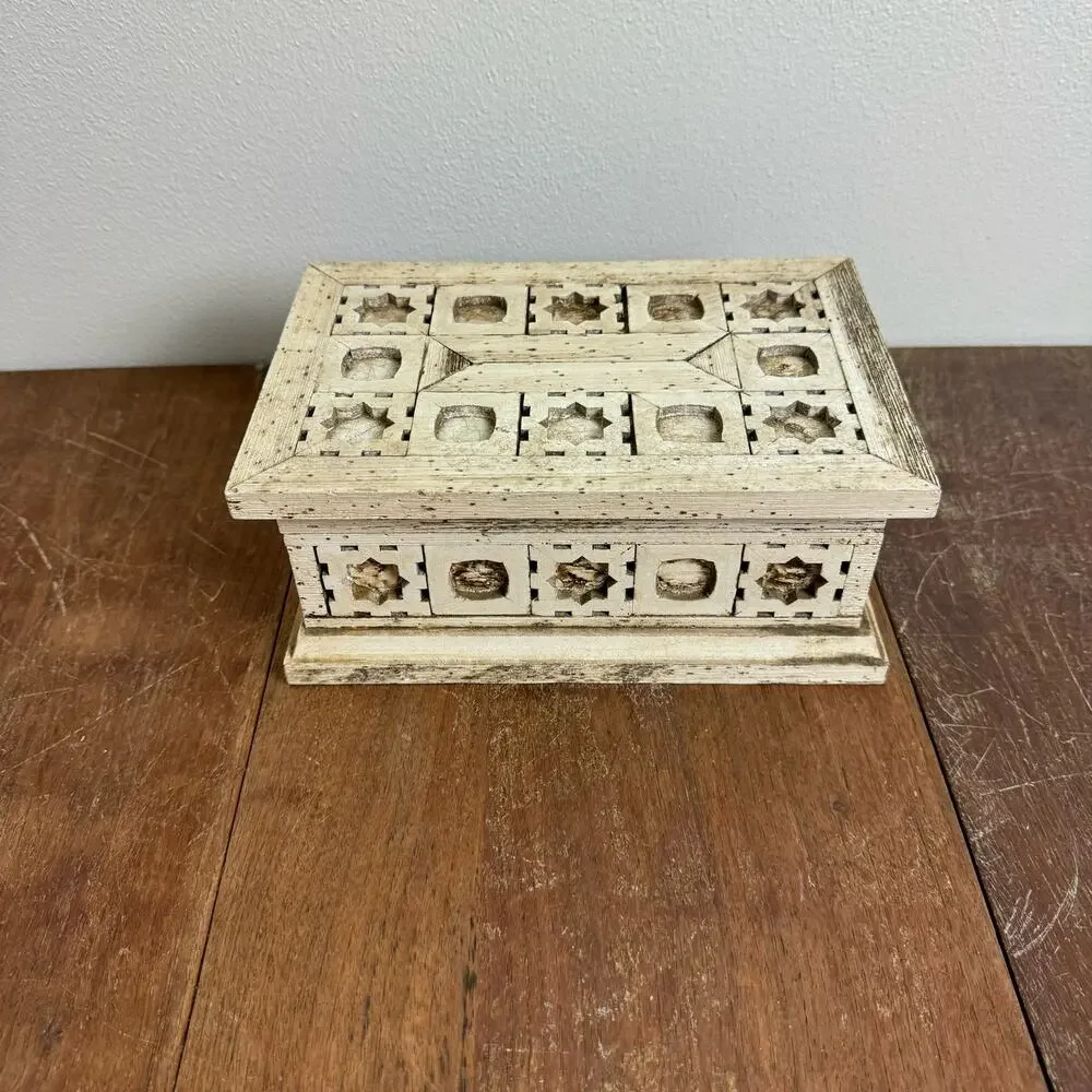 Vintage JAPAN Intricate Wood inlay pattern Jewelry‎ Music Box Velvet lined